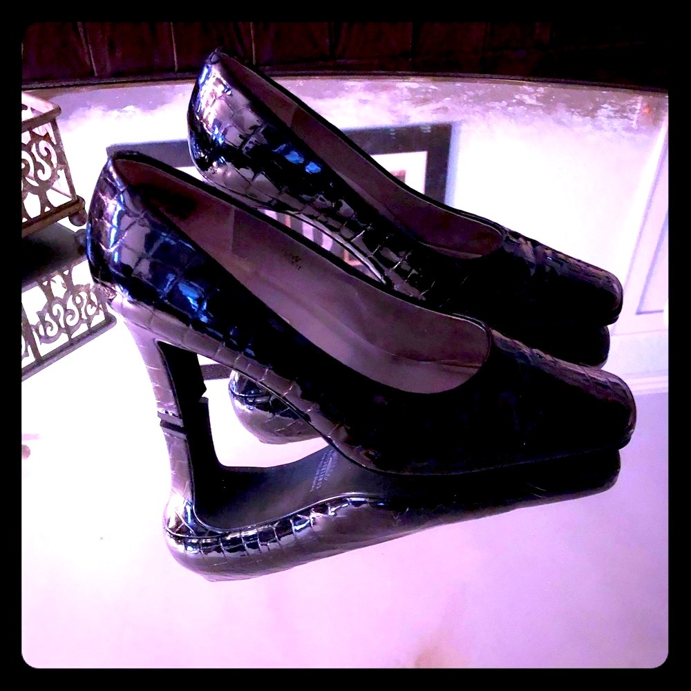 Caparros Black Patent leather shoes NWOT